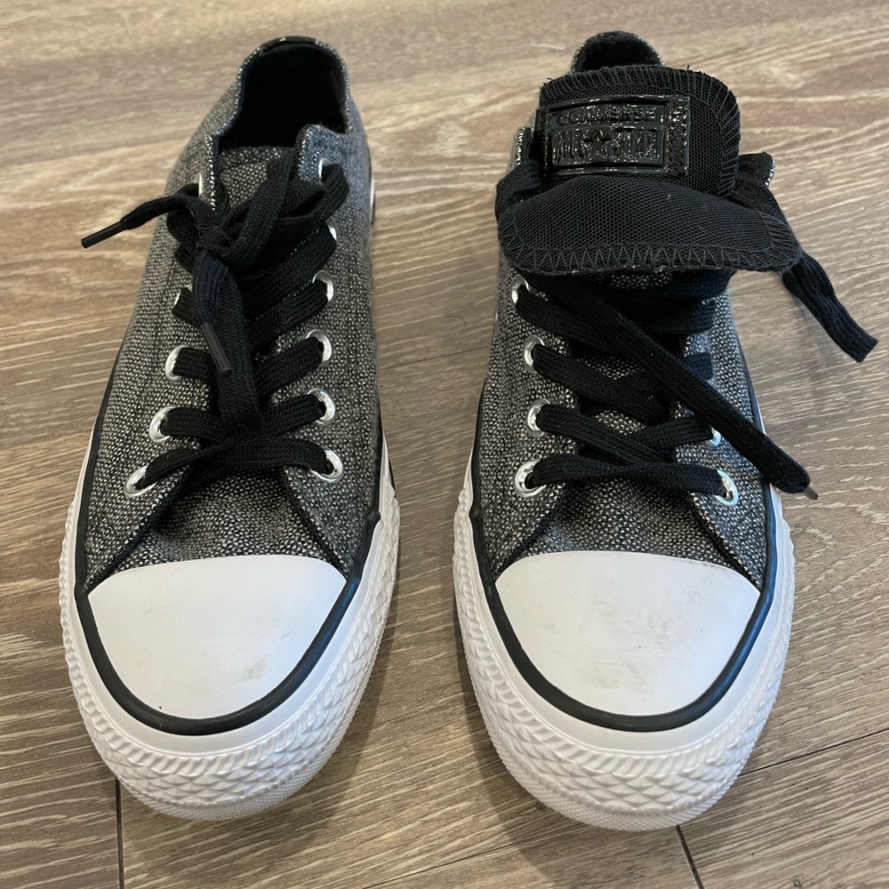 NWOT Converse sneakers!